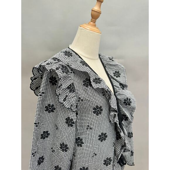 Entro gingham black & white embroidered tie front  top size small 3/4 sleeve - Picture 11 of 16